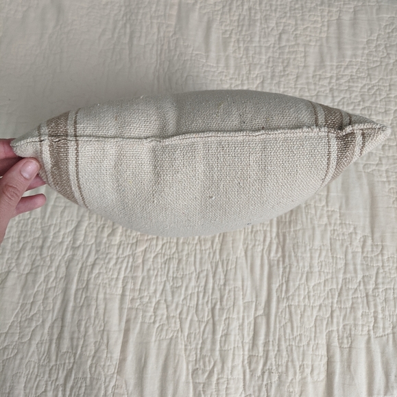 NWT handmade organic vintage inspired pillow bee - Picture 6 of 7